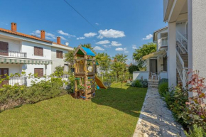 Wohnung In Poreč Mit Möbliertem Balkon